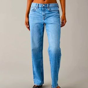 Women’s American eagle low rise baggy straight jeans